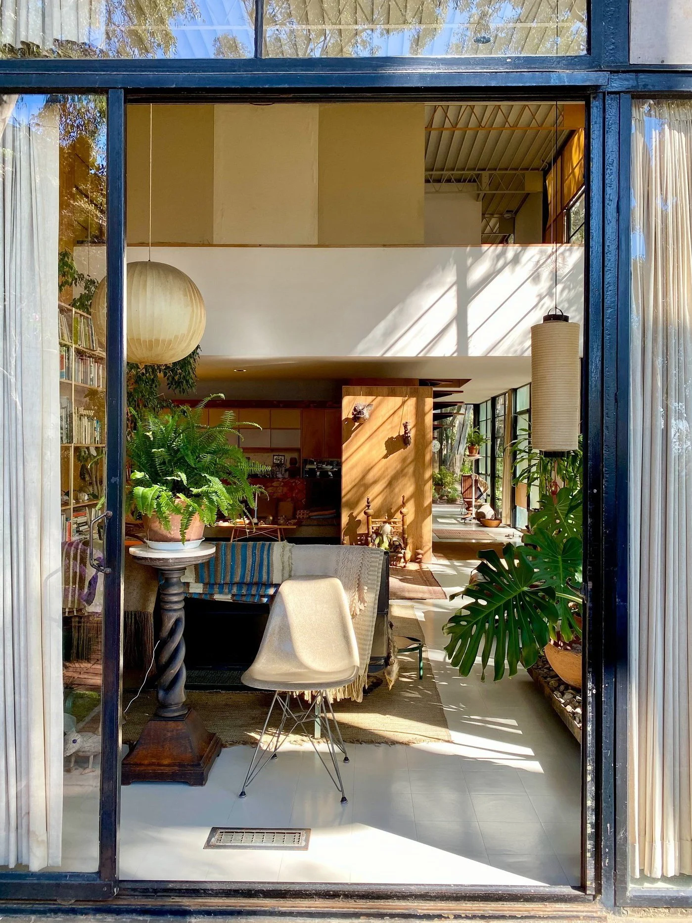 NJ IN LA | Touring the Eames House: A Mid-Century Modern